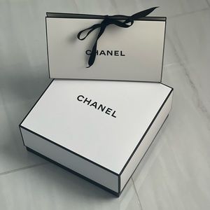 Chanel box and gift bag set